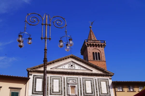 Detalhe da igreja de Sant 'Andrea, Empoli, Toscana, Itália — Fotografia de Stock