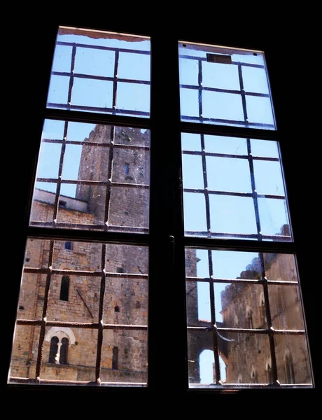 Дворец Фабьюм Вид Окон Дворца Фелли Вольтерре Тоскана Италия — стоковое фото