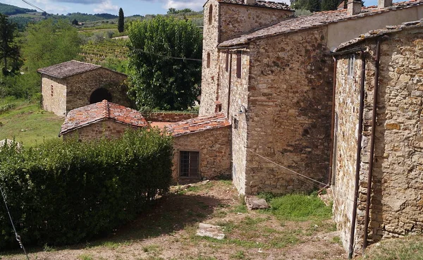 İtalya 'nın antik ortaçağ köyü Montefioralle, Toskana' da eski bir çiftlik.