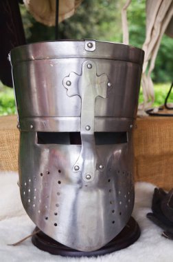 Floransa 'daki Carnasciale oyunlarında ortaçağ miğferi