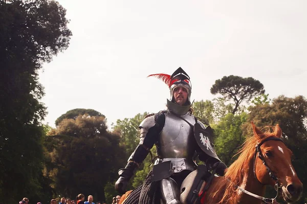 佛罗伦萨卡纳斯卡尔运动会的中世纪骑士 — 图库照片