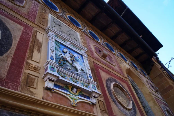 Herby Zewnętrznej Ścianie Willi Stibbert Florencji Włochy — Zdjęcie stockowe