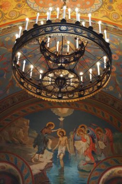 Floransa, İtalya 'daki Rus Ortodoks Doğum Kilisesi' nde avize ve fresk