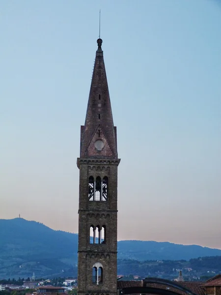 Bell tower van santa maria novella bij zonsondergang, florence, Italië — Stockfoto