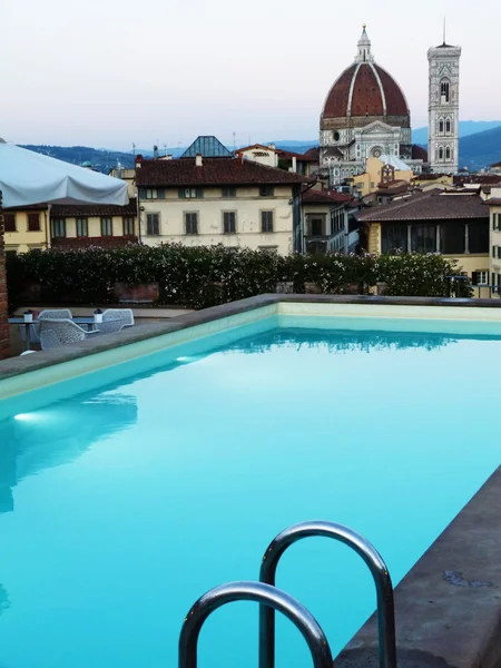 View of Florence from a rooftop with swimming pool, Italy — Stock Photo, Image