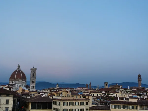 Vie 的日落，佛罗伦萨，意大利的佛罗伦萨τη ζωή της Φλωρεντίας, στο ηλιοβασίλεμα, Φλωρεντία, Ιταλία — 图库照片