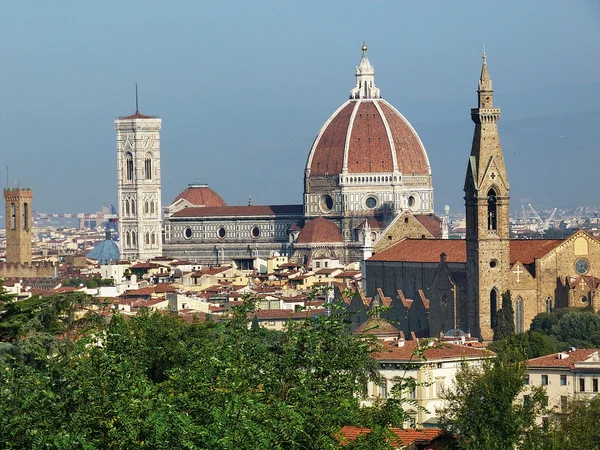 Katedralen i Florens från de omgivande kullarna, Italien — Stockfoto