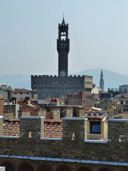 Vue depuis une terrasse du Palazzo Vecchio, Florence, Italie — Photo