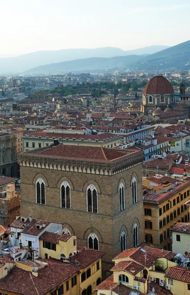 Vista aérea da igreja de Oranmichele em Florença, Itália — Fotografia de Stock