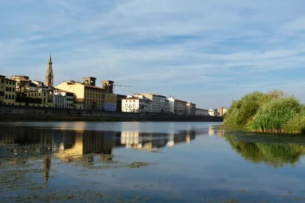 Rzeki arno we Florencji, Włochy — Zdjęcie stockowe