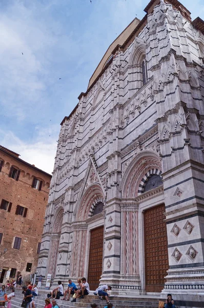 Siena 'daki Baptistery cephesi — Stok fotoğraf