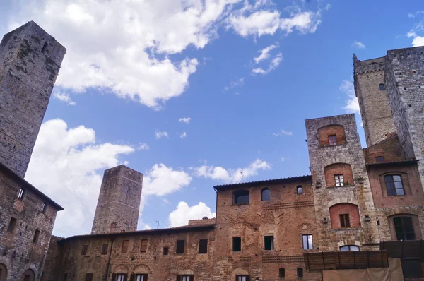 Cisterna náměstí, San Gimignano, Toskánsko, Itálie — Stock fotografie