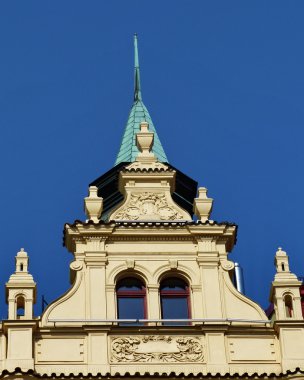 Alınlığın, Prague, Çek Cumhuriyeti, tipik bir bina