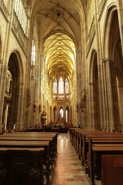 Interior de la catedral de st. vitus, prague, República Checa — Foto de Stock