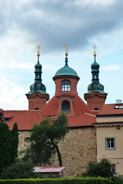 Templomot, Petrin Park, Prága, Cseh Köztársaság — Stock Fotó