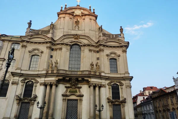 チェコ共和国 プラハ 聖ニコラス教会のファサード — ストック写真