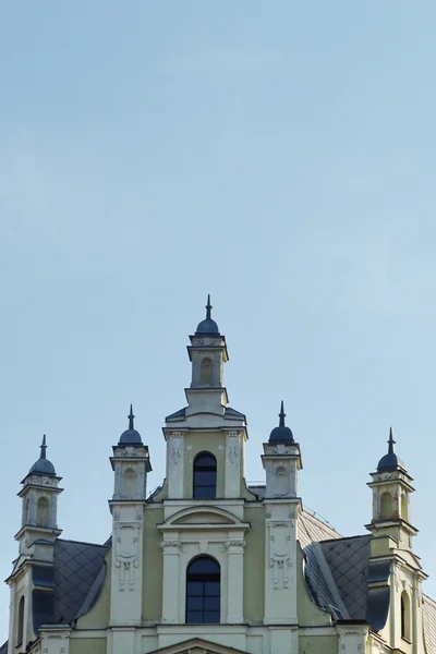 Pediment of a building typical of Prague, Czech Republic — Stock Photo, Image