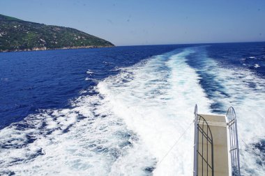 Giglio Adası denizden görüldü, Toskana takımadası, İtalya