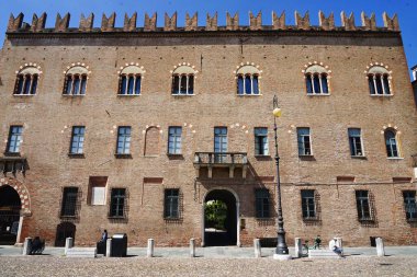 İtalya, Mantua 'daki Sordello Meydanı' ndaki Castiglioni Sarayı