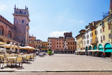 İtalya, Mantua 'daki Erbe Meydanı