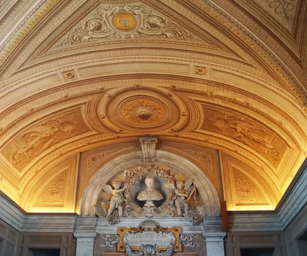 Ceiling in a corridor of the Vatican Museums, Rome, Italy — Stockfoto