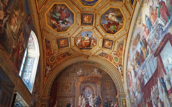 Ceiling in a corridor of the Vatican Museums, Rome, Italy — Stok fotoğraf