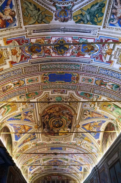 Ceiling in a corridor of the Vatican Museums, Rome, Italy — стокове фото