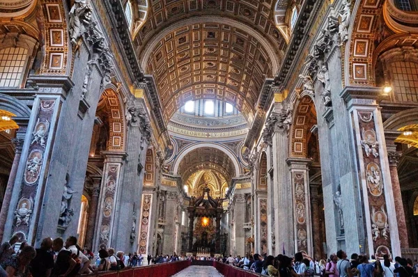 Interor de la basilique Saint-Pierre, ville de Vativcn, Rome, Italie — Photo