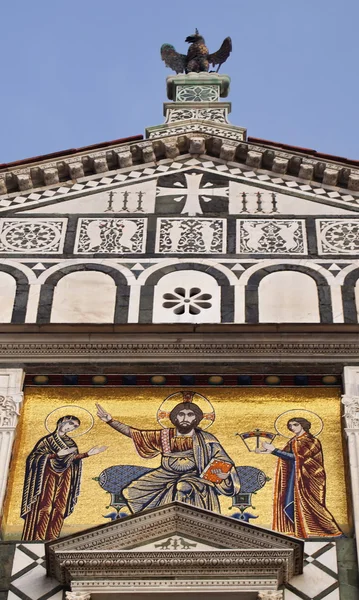 Detail der Kirche von San Miniato al Monte, Florenz, Italien — Stockfoto