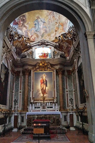 Belső tér a templom a San Giuseppe Firenze Olaszország — Stock Fotó