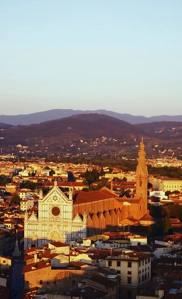 Veduta aerea della basilica di Santa Croce al tramonto Firenze Toscana Italia — Foto Stock