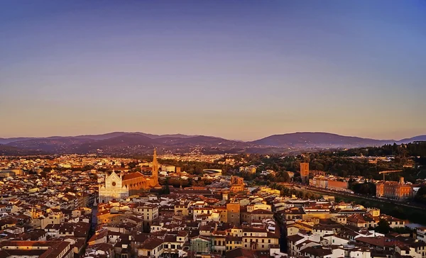 Letecký pohled na baziliku Santa Croce v západu slunce Florence Tuscany Itálie — Stock fotografie