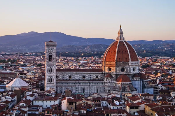 Visa i katedralen i Florens från den Arnolfo tower i Palazzo Vecchio Florens Toscana Italien — Stockfoto