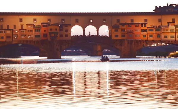 Ponte Vecchio på sunset Florens Italien — Stockfoto