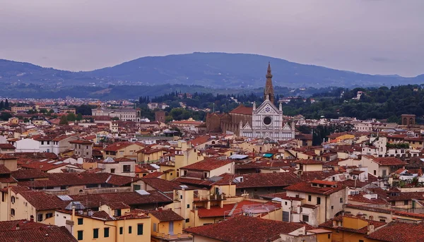 Aerial view of Santa Croce Church from from the bell tower of Giotto, Florence, Italy — Stock Photo, Image