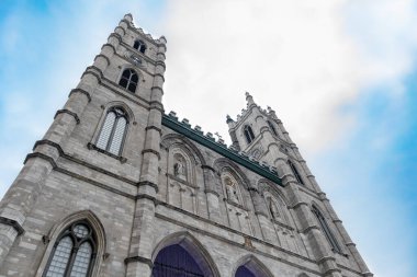 Montreal 'in Notre-Dame Bazilikası, 19. yüzyıl Roma Katolik Kilisesi ve Eski Montreal' in ünlü bir simgesi..