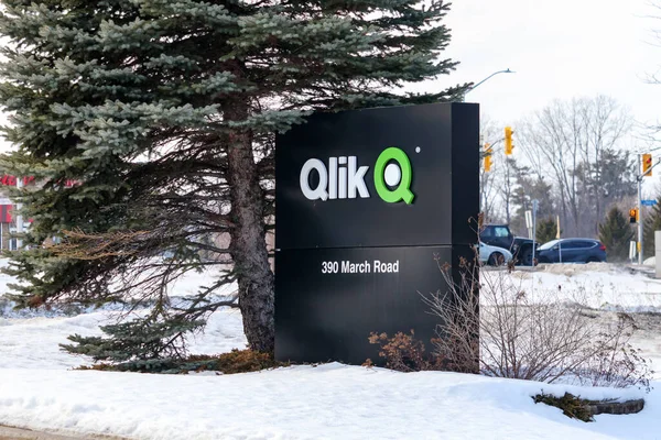 Ottawa, Ontario, Kanada - 24 Şubat 2020: Kanata 'da Mart Yolu' ndaki ofis tabelası.