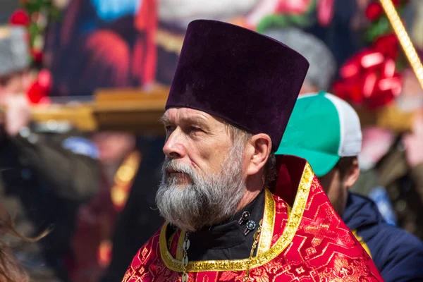 Vladivostok Russia April 2018 Priest Russian Orthodox Church Procession Easter — Stock Photo, Image