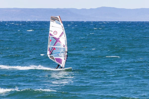 Vladivostok Rusia Octubre 2019 Windsurfers Sea Waves Windy Autumn Day —  Fotos de Stock