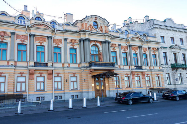 Офис ПАО "Газпром" на Англыйской набережной в Санкт-Петербурге.