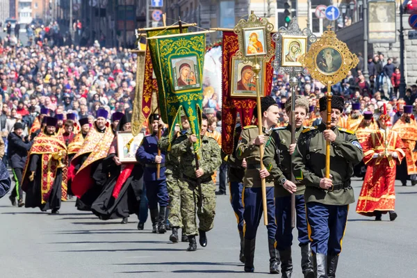 Vladivostok Russia April 2020 Russian Orthodox Priests Easter Procession Vladivostok — Stock Photo, Image