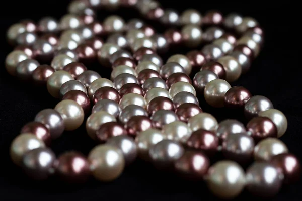 Collier Perles Différentes Couleurs Sur Velours Noir — Photo