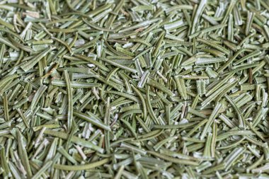 Kurutulmuş biberiye yaprakları (Rosmarinus officinalis). Yemek pişirmek için bir çeşni ve tıpta kullanılan tıbbi bir bitki..