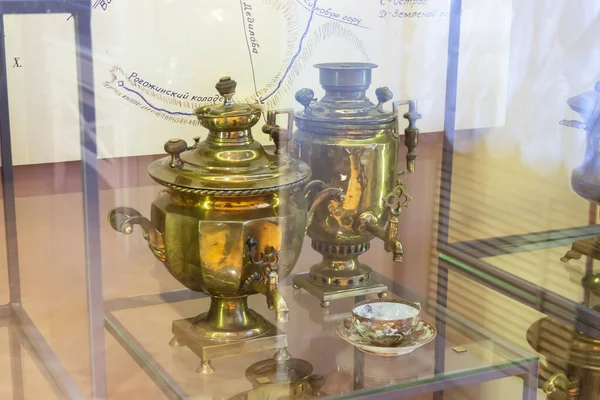 2021年4月30日ロシア チュラ博物館 ロシアの伝統的な湯沸かし用ティーポットとお茶の製造 — ストック写真