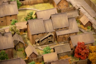 Tula, Rusya - 30 Nisan 2021: Tula Kremlin 'in minyatür bir modeli ve müzedeki yerleşim yerleri. Eski bir Rus şehrinin yeniden inşası..