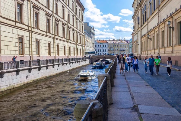 Petersburg Russia June 2021 Walking River Tram Canal Hermitage Tourists — Stock Photo, Image