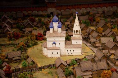 Tula, Rusya - 30 Nisan 2021: Tula Kremlin 'in minyatür bir modeli ve müzedeki yerleşim yerleri. Eski bir Rus şehrinin yeniden inşası..