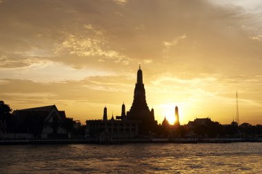 gün batımında wat arun