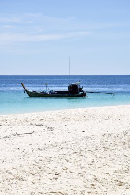 Tayland güneyinde deniz tekne