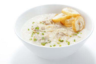 Domuz eti congee ile dilim derin kızarmış doughstick, yakın çekim 